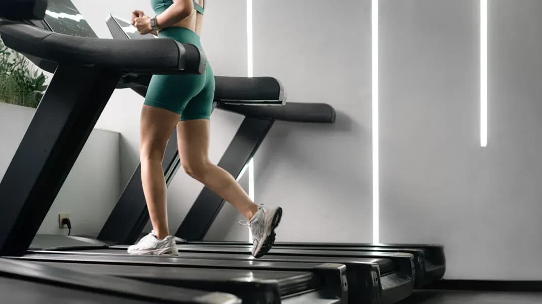 Jakie ćwiczenia na siłowni dla kobiet skutecznie poprawią sylwetkę i kondycję