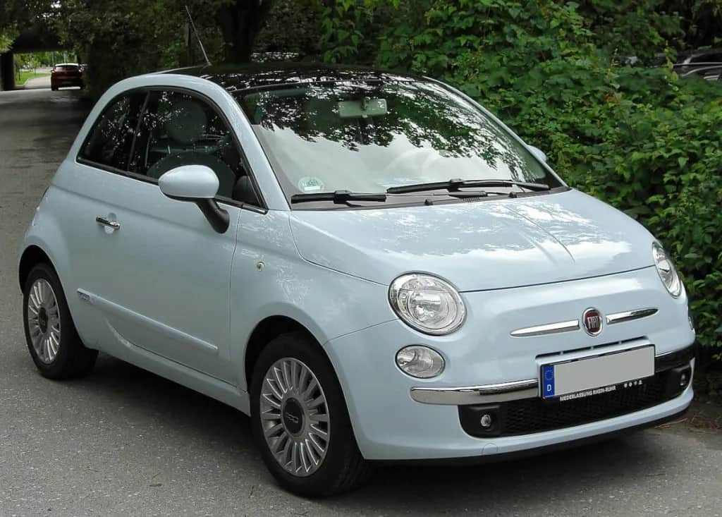 Jakie auto dla kobiety wybrać, aby cieszyć się komfortem i bezpieczeństwem?